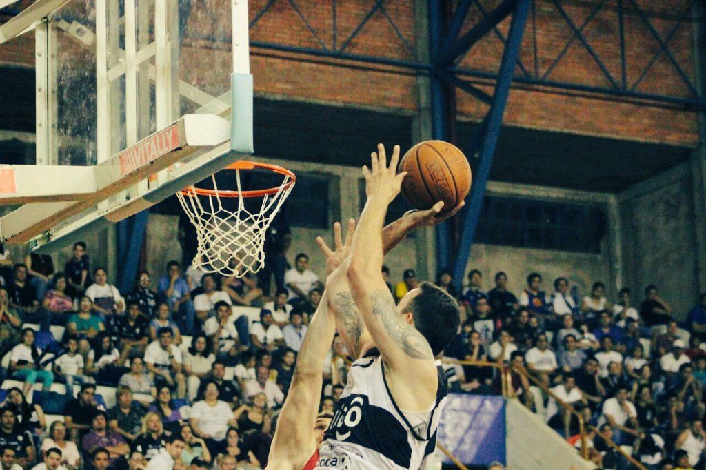 ¡Olimpia, campeón absoluto! Básquetbol ABC Color