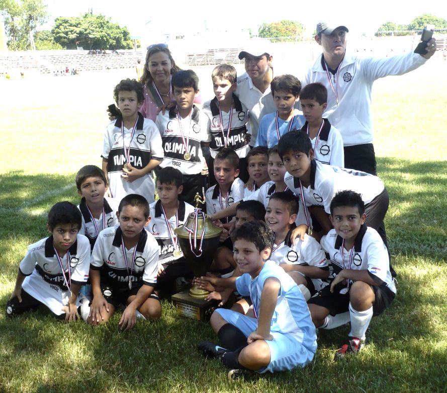 Olimpia 2004, campeón invicto de la Supercopa Deportes ABC Color