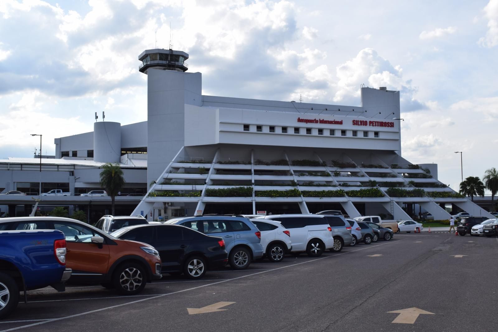 Quejas contra estacionamiento del aeropuerto Nacionales ABC Color Quejas contra estacionamiento del aeropuerto Nacionales ABC Color