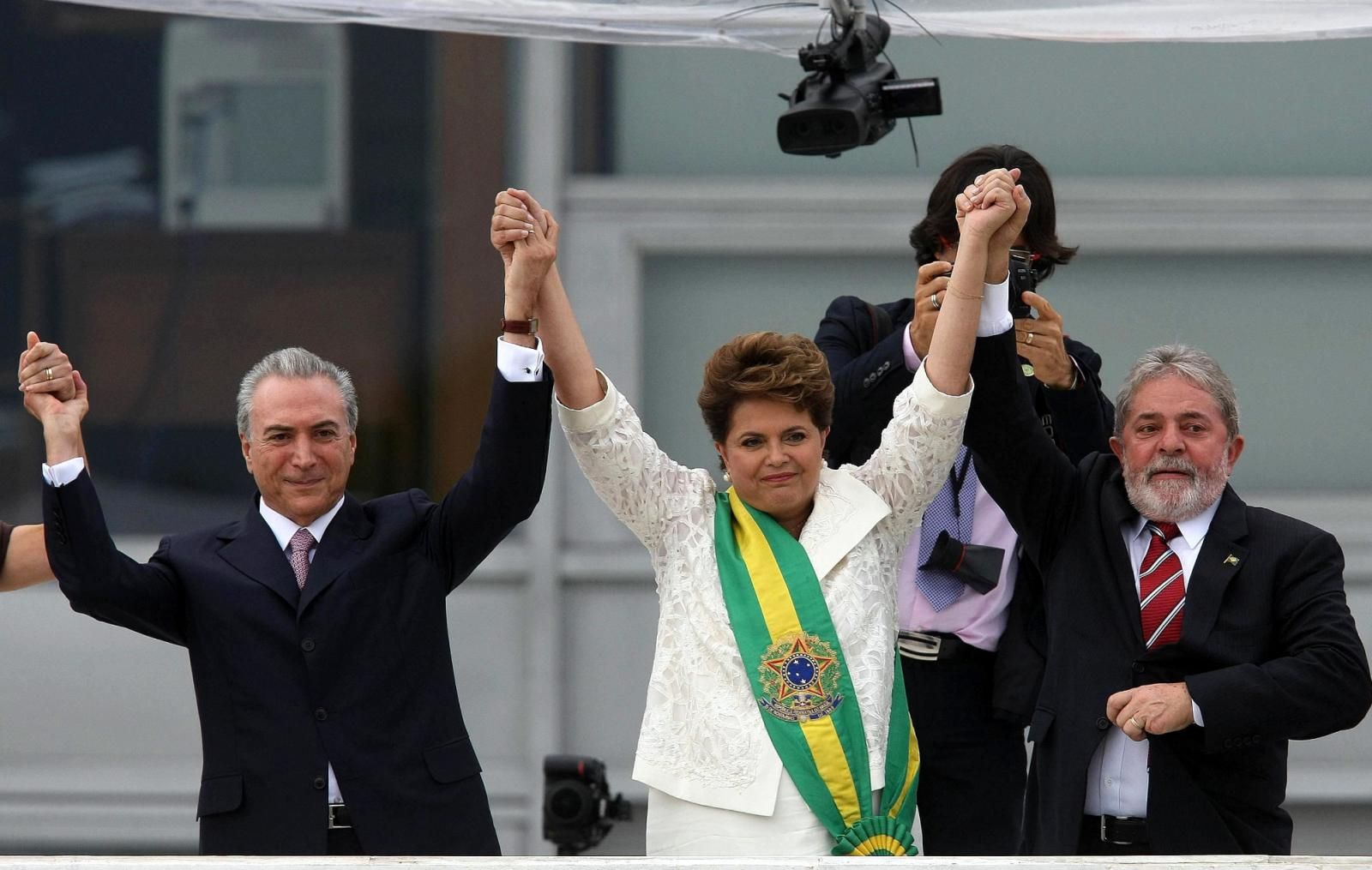 El escándalo de la corrupción en el Brasil se convierte en un “vale ...