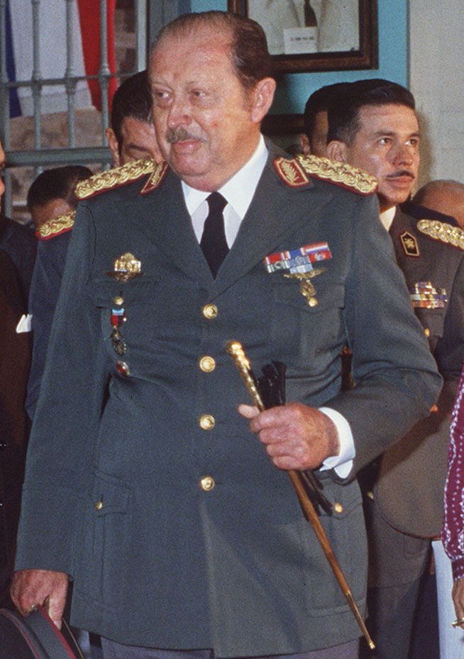 La trilogía Stroessner, FF.AA. y Partido Colorado Artes y