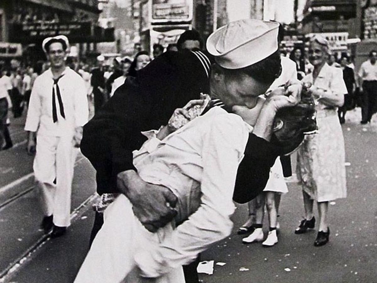 El marinero que besó a una enfermera por el fin de la guerra y se hizo famoso Mundo curioso