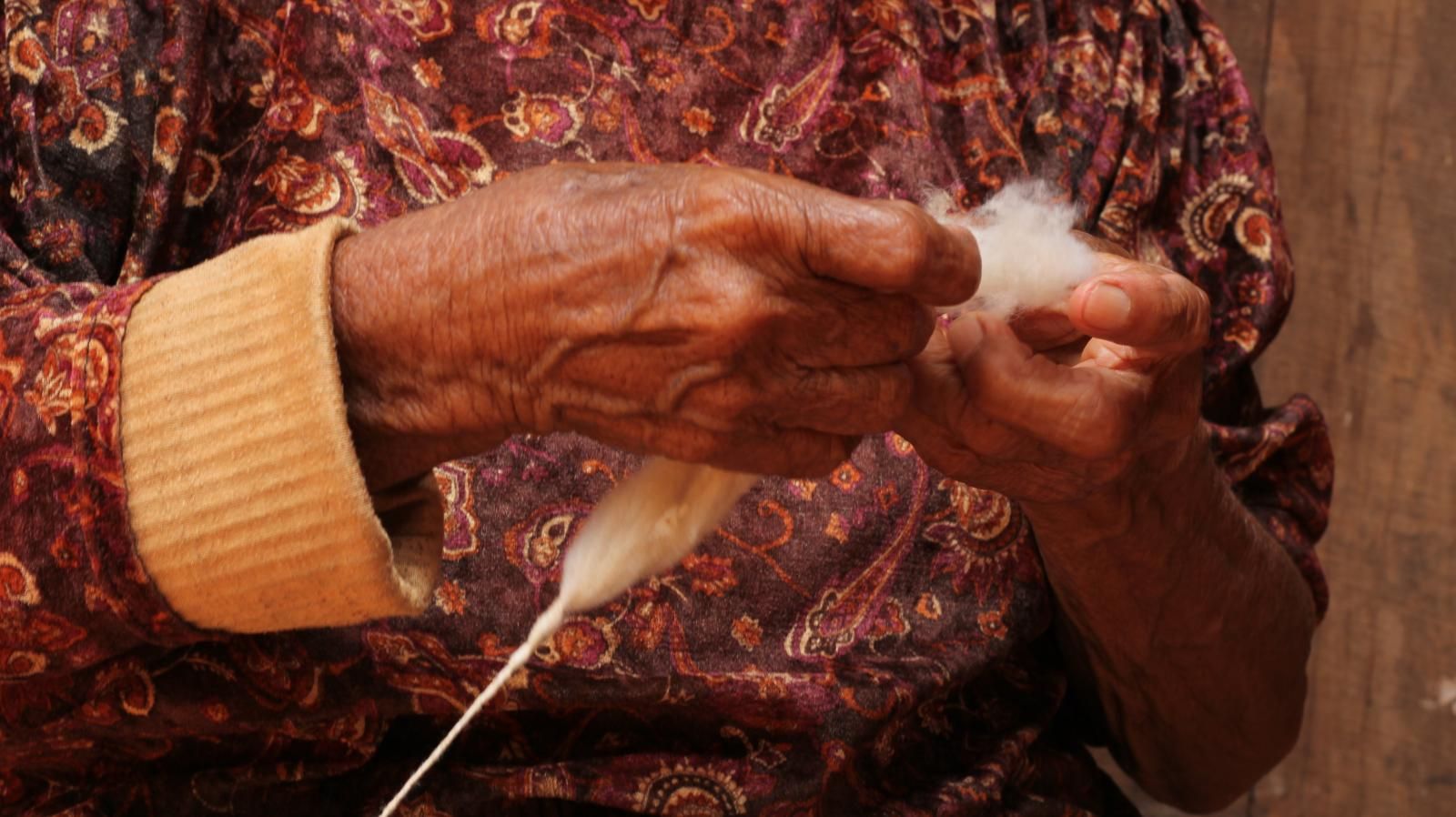 El ancestral arte del tejido en algodón - Cultura - ABC Color