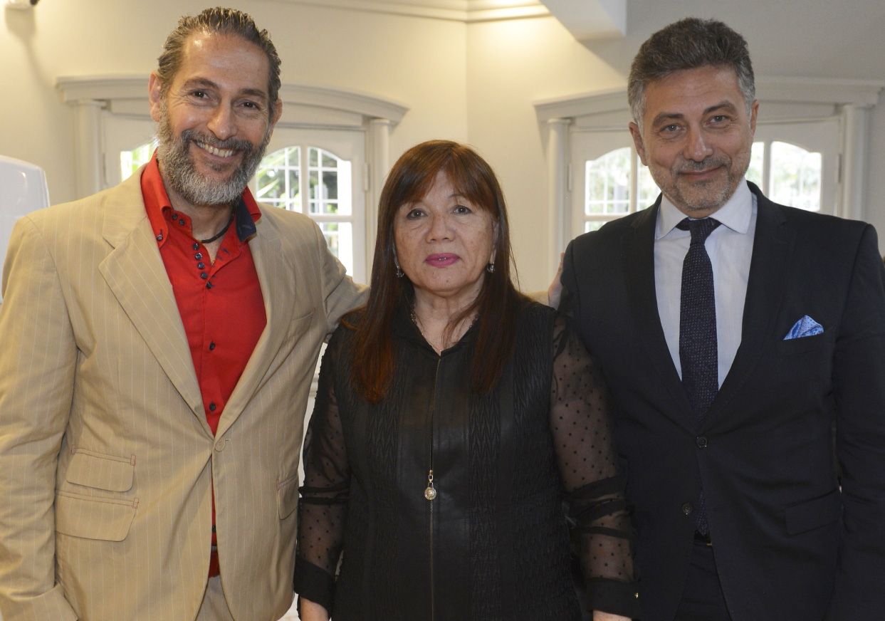 Apertura de Medical Hair Sociales ABC Color