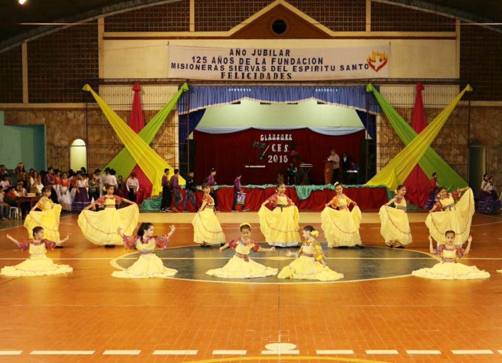 Estudiantes cierran el año escolar con danza y canto - 3 Fronteras ...