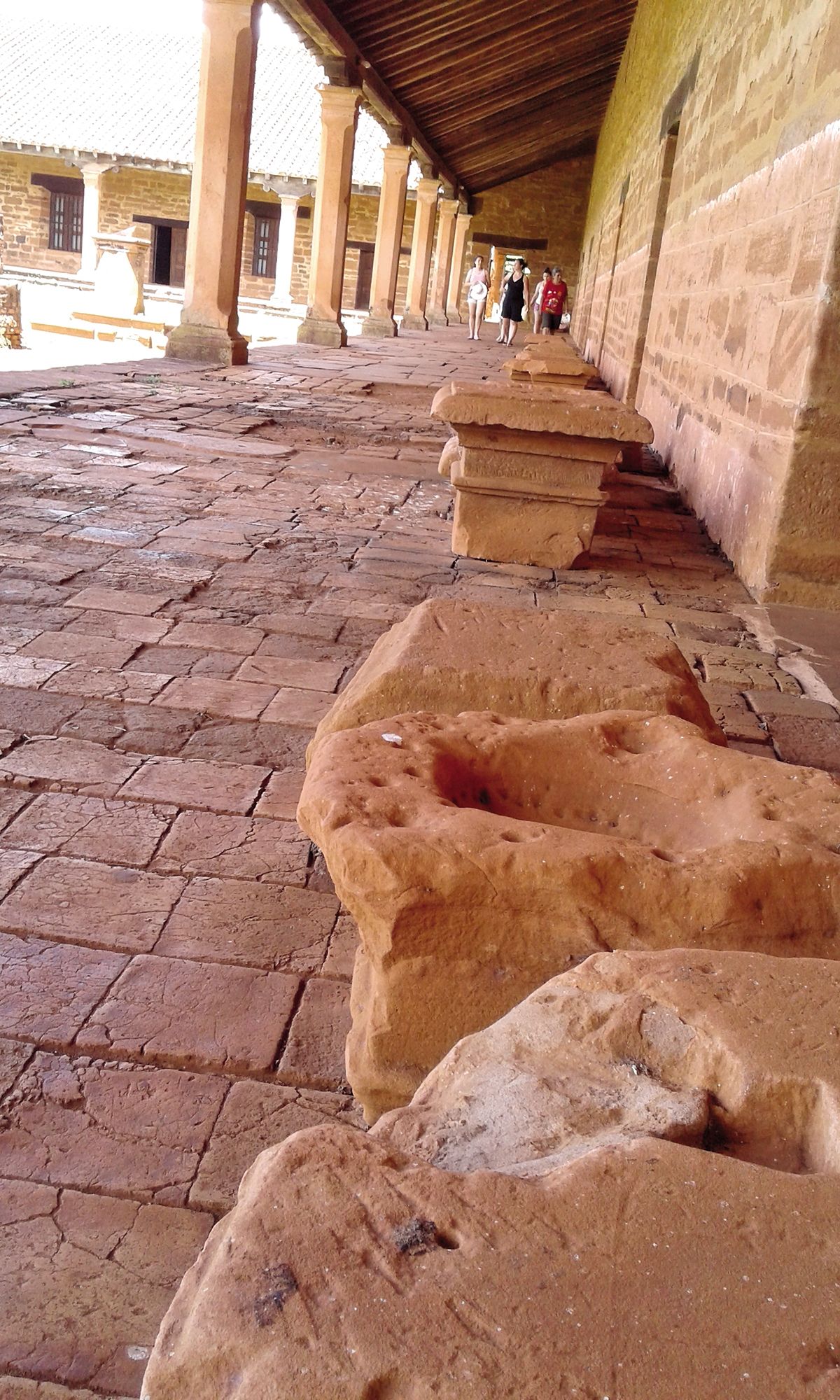 Sitios ocultos en San Cosme y Damián - ABC Revista - ABC Color