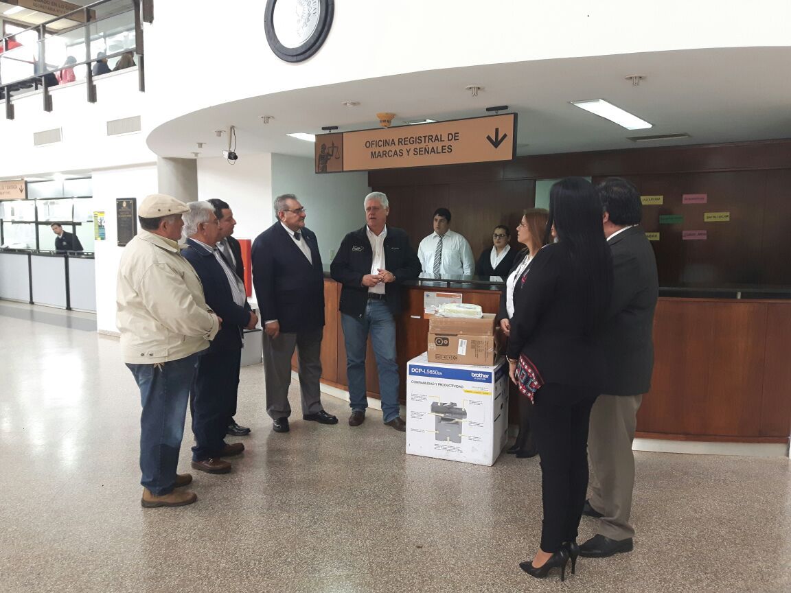 Donan computadoras al Poder Judicial de Misiones - Nacionales - ABC Color