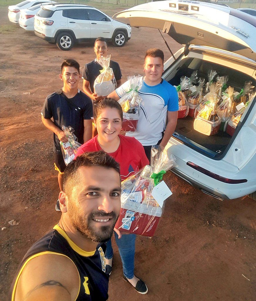 Hermoso gesto de Santiago Salcedo Fútbol ABC Color