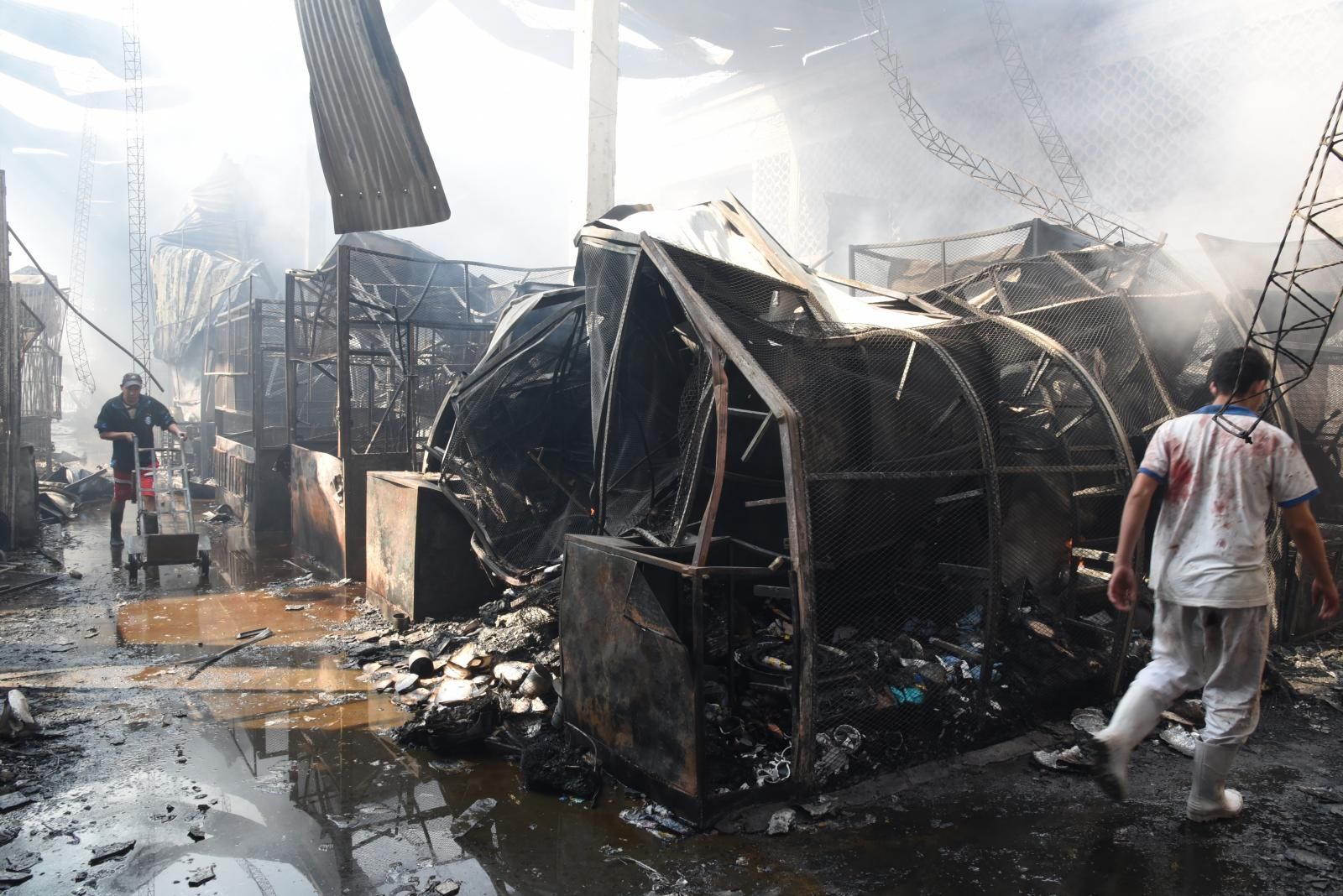 Vistazo al interior del bloque incendiado - Galerías de imágenes - ABC