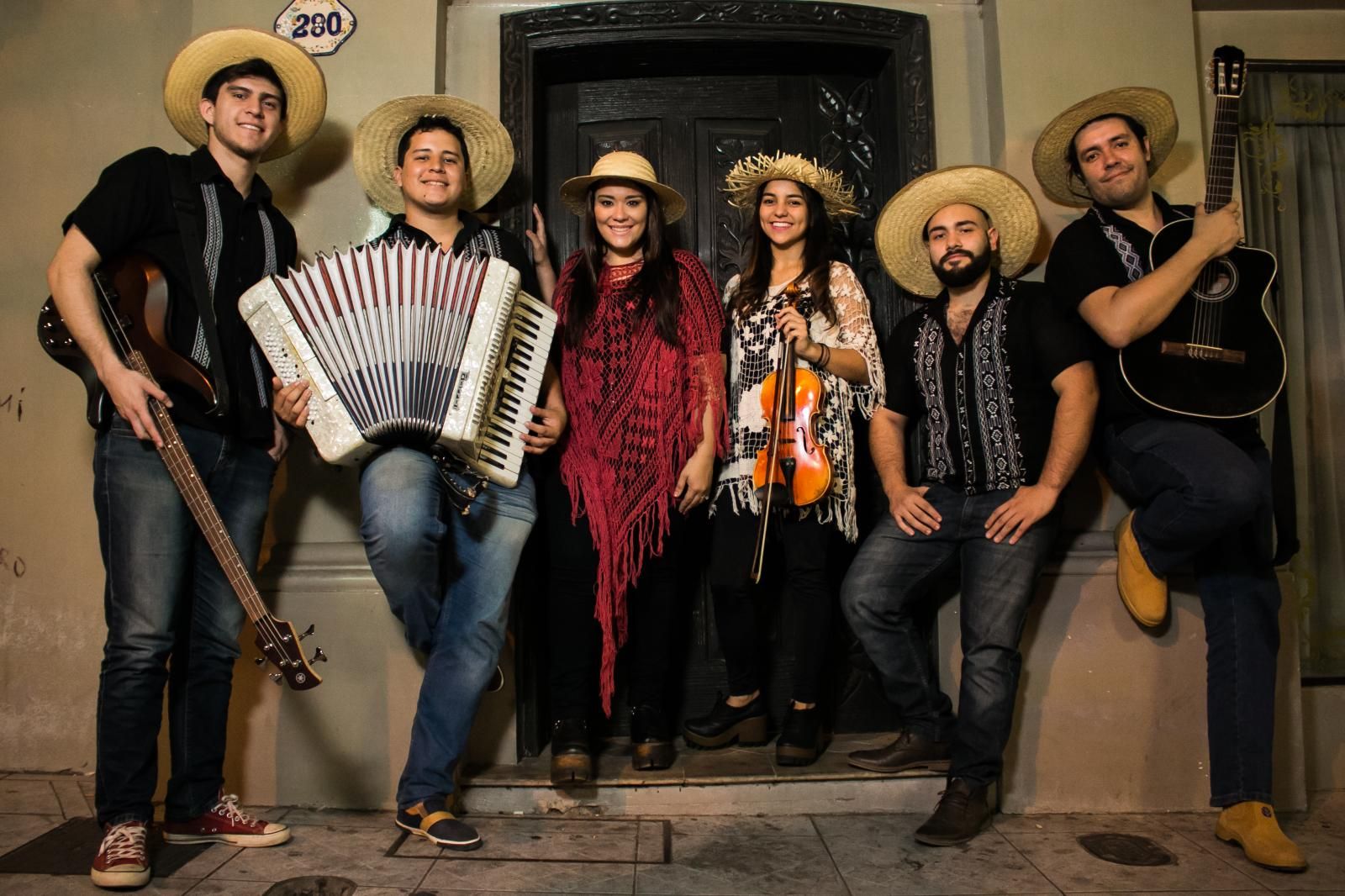 El folklore sale a las calles Música ABC Color