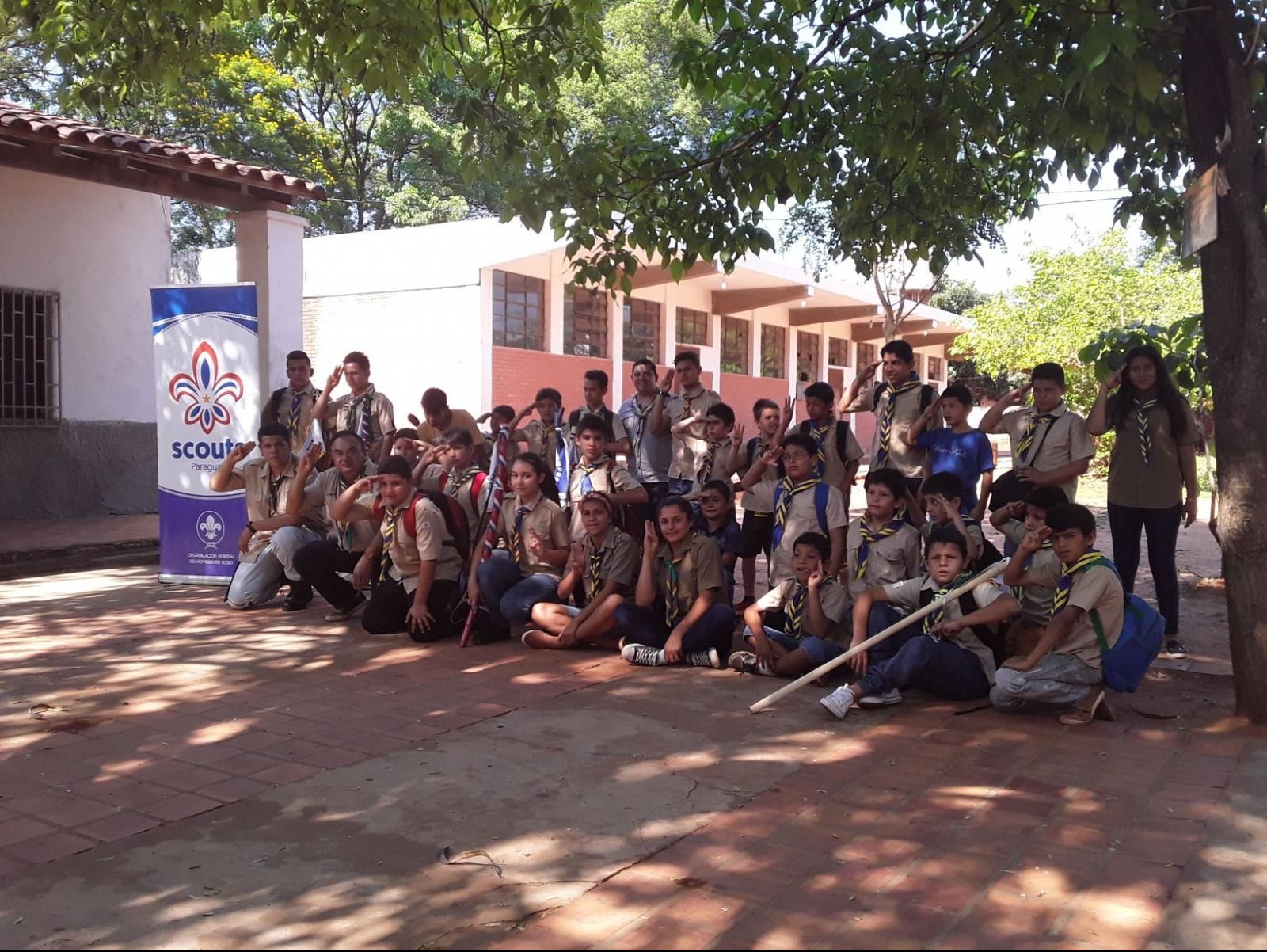 nias-y-boys-scouts-de-la-agrupacin-scout-acosta-u-de-horqueta--184609000000-1847491.jpg