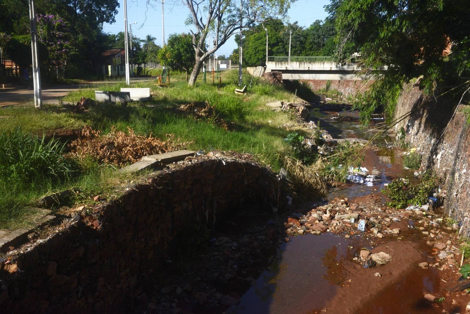 Arroyo Fortín se convirtió en vertedero de basura en Villa Elisa ...