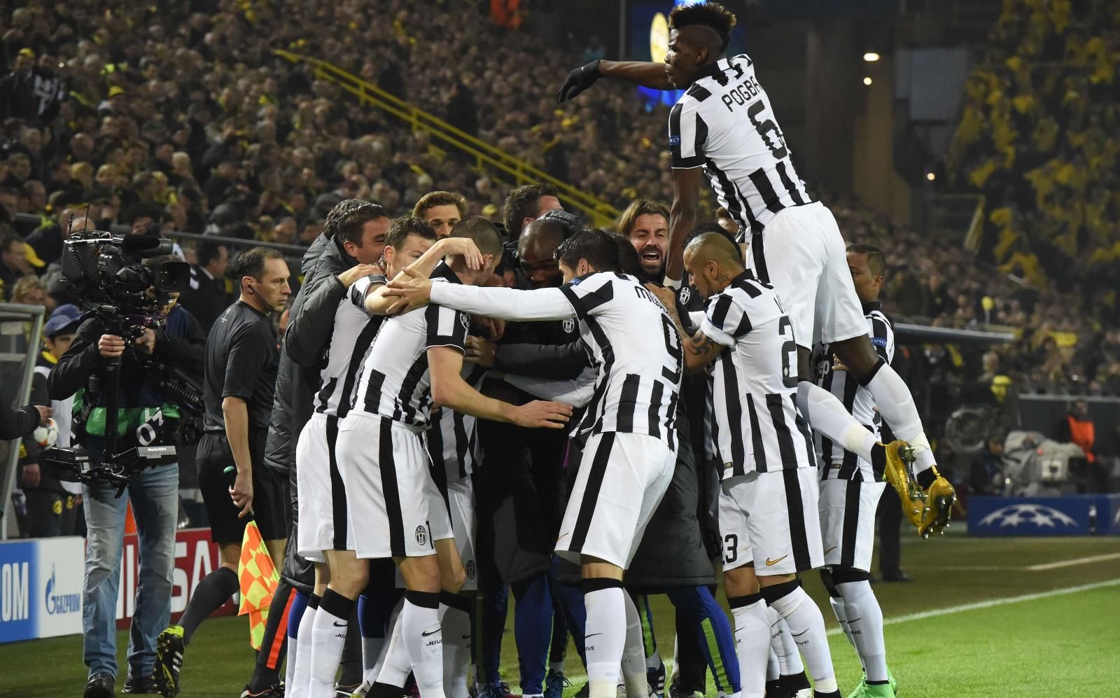 Serie A Wrap: Tevez inspires Juventus win | FourFourTwo