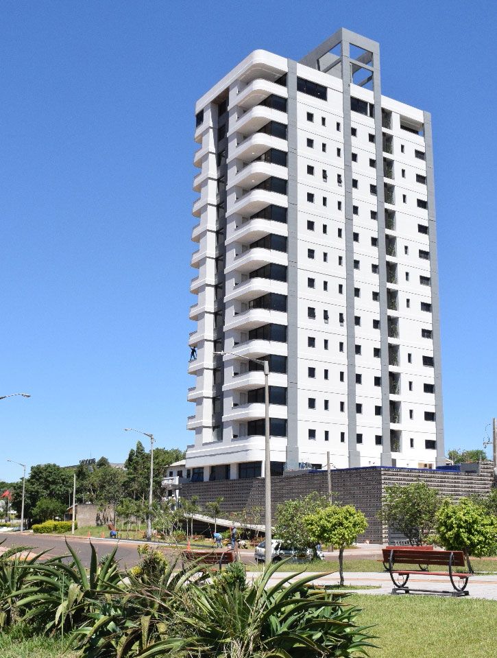 Inclinarse Un Edificio Hacia Un Costado