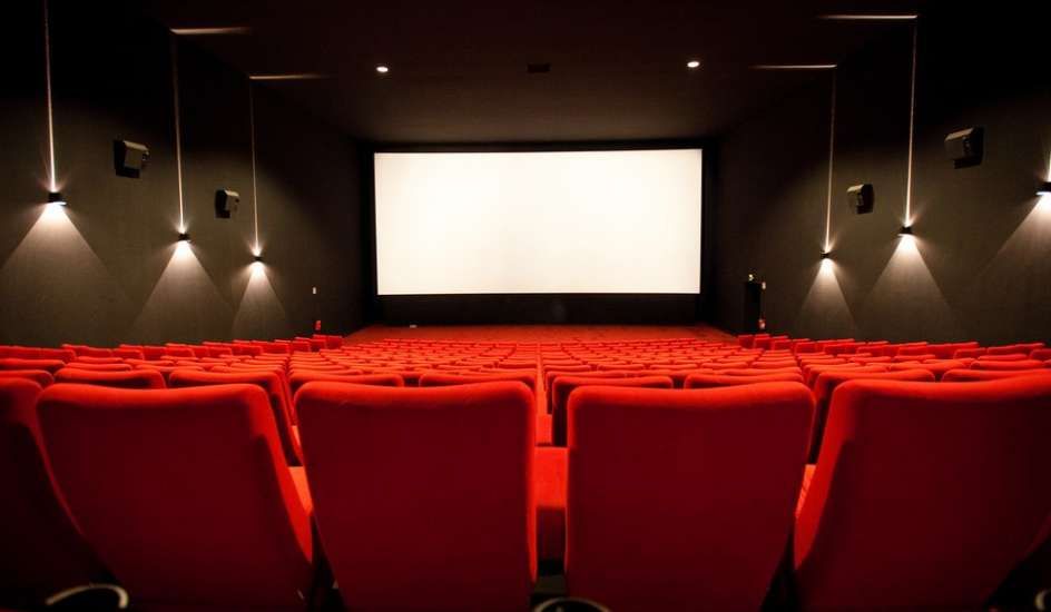 Cines, con horario especial Artes y Espectáculos ABC Color Cines, con horario especial Artes y Espectáculos ABC Color