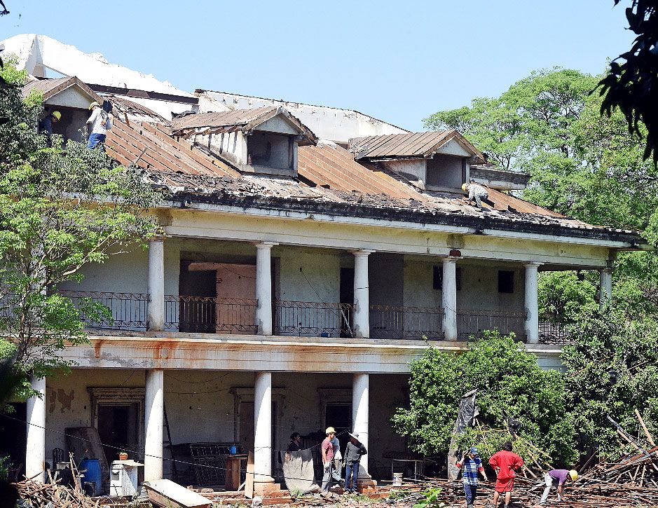 Inician trabajos de demolición de la mansión Stroessner Locales ABC