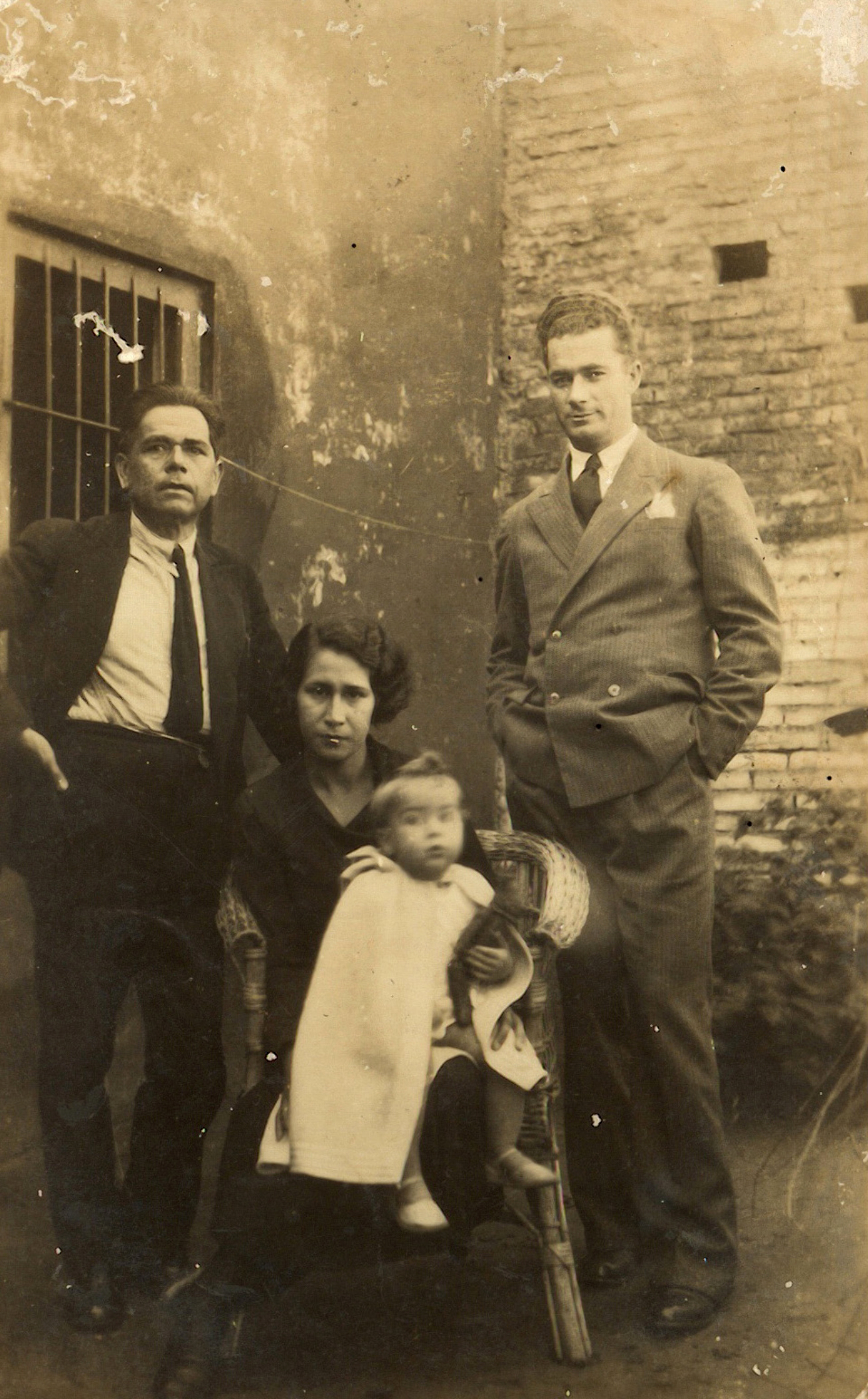 Narciso R. Colmán junto a Victoria (‘China’) Mersán, su hija, a mediados de la década de 1920.